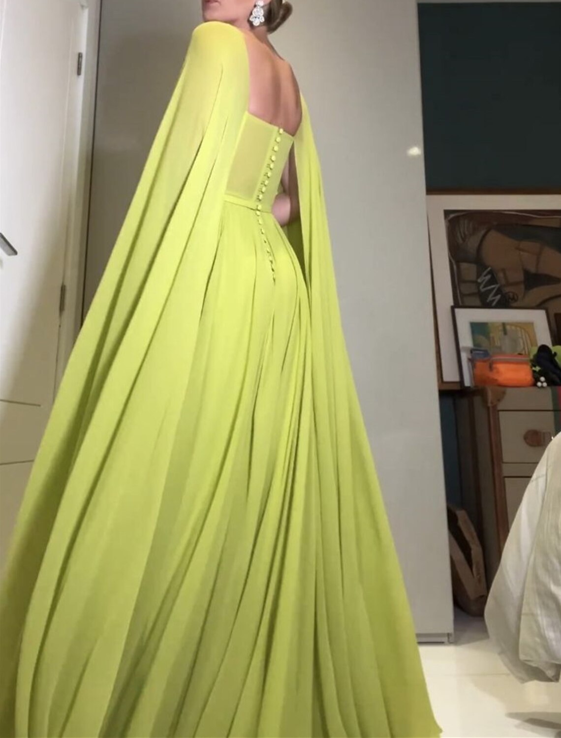 Wholesale A-Line Evening Gown Elegant Dress Formal Wedding Party Dress Floor Length Sleeveless Strapless Capes Chiffon with Ruched